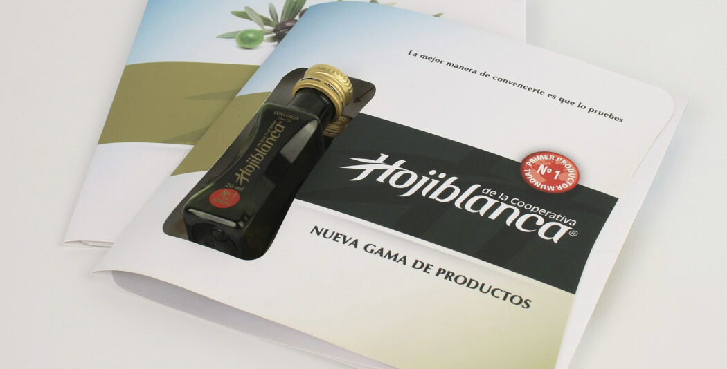 Diseño de folleto con miniatura promocional