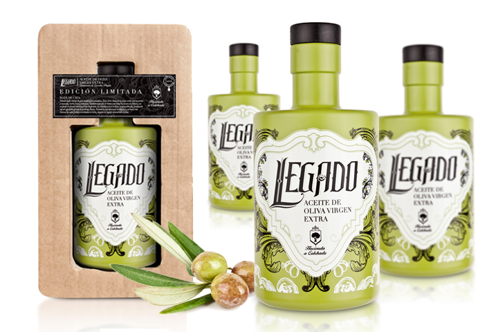 Pintado y serigrafía de envases. Pintado y serigrafia de botellas. Pintura verde más serigrafia en colores blanco y negro