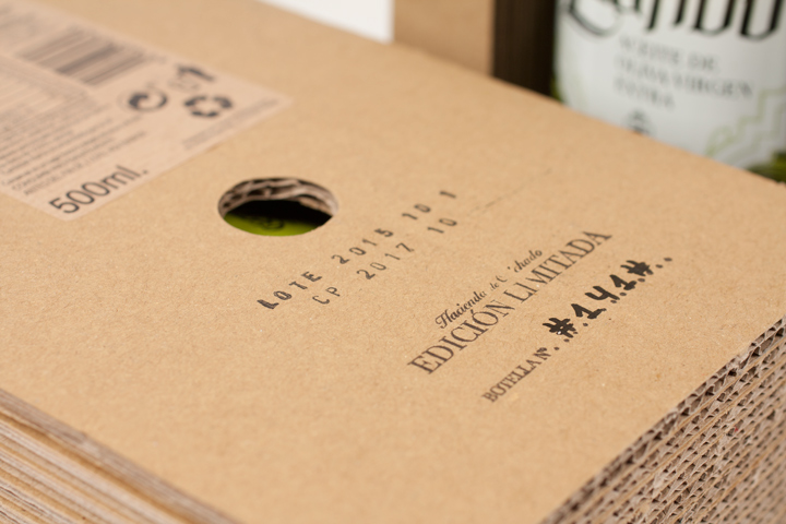 Nuevo diseño de botella para la empresa Hacienda de Colchado. Packaging.