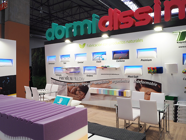Diseño y montaje stand Dormidissimo. Zona expositiva y comercial.
