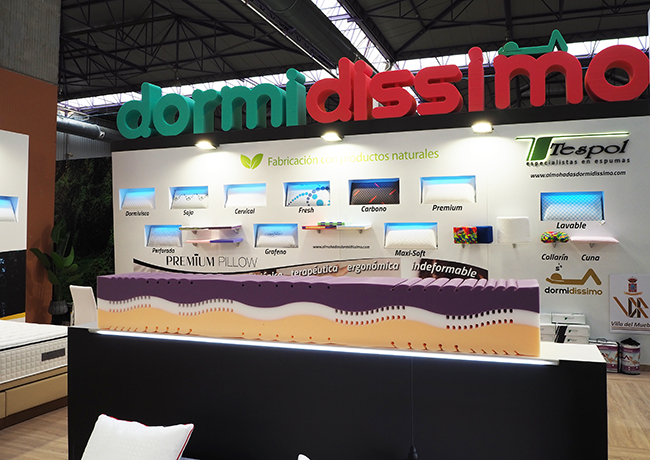 Diseño y montaje stand Dormidissimo. Corpóreo en espuma
