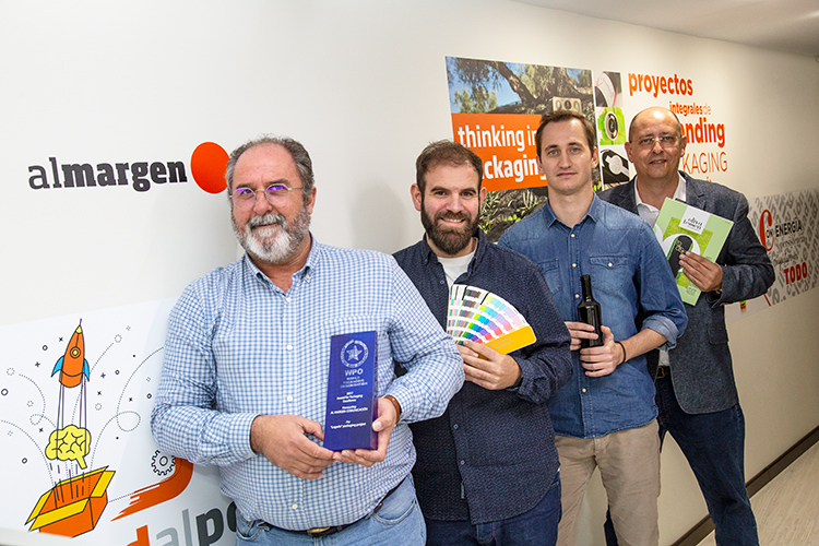4 Nuevos premios de packaging para aceite en USA. Equipo de diseño de packaging Al Margen