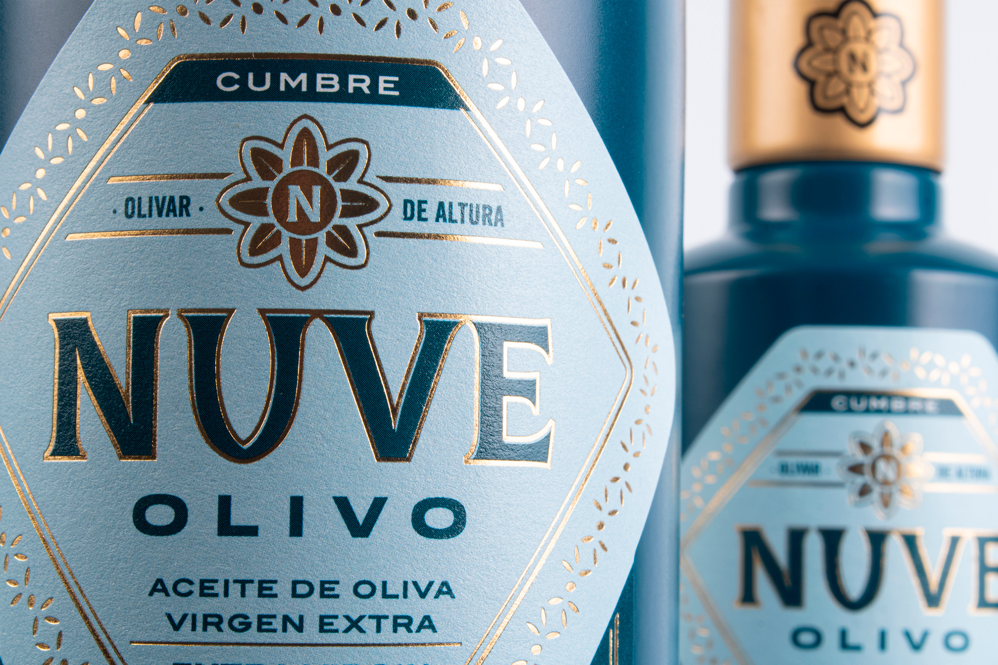 Nuve-olivo-diseño-de-etiqueta-aceite-oliva