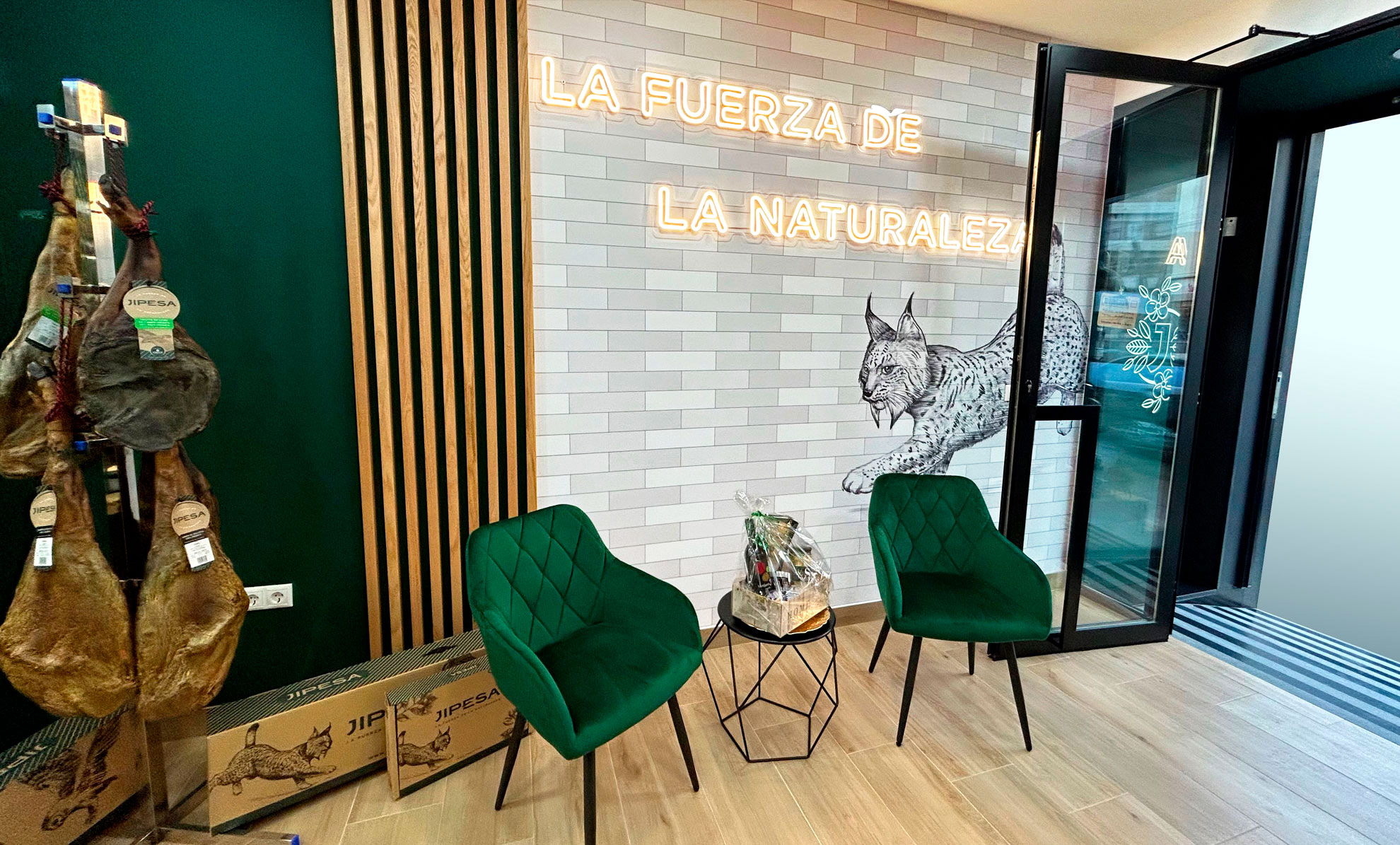 Diseño y decoración tienda Jipesa