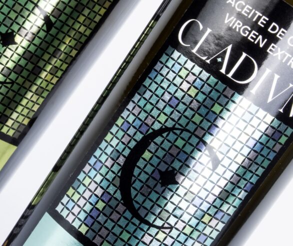 Diseño de etiquetas Cladium